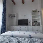 Apartment Archway Nine