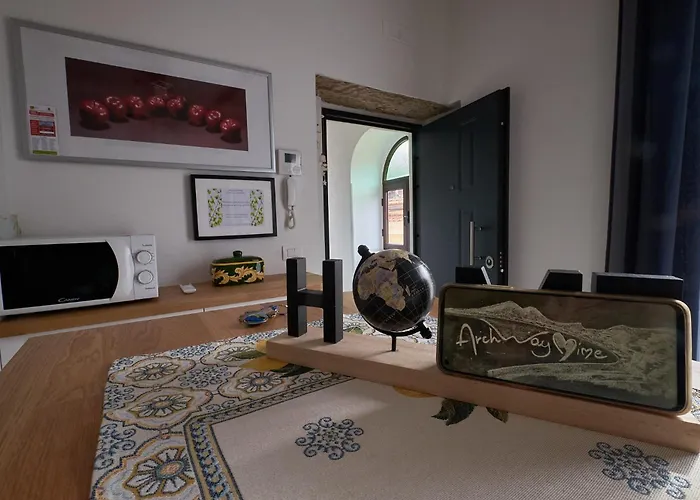 Archway Nine Apartment
