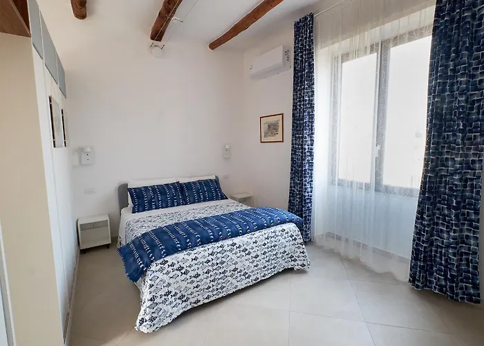 Archway Nine Apartment *